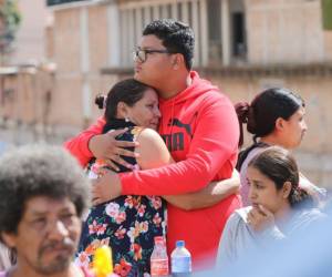 La madrugada de este viernes fue escenario de un devastador incendio en el mercado del Puente Carías, contiguo al mercado Las Américas en Comayagüela, dejando una estela de destrucción que marcó a decenas de familias.