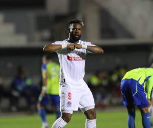 Jorge Benguché no desaprovechó y anotó uno de los goles de Olimpia ante el Olancho FC.