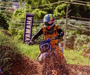 La pista de motocross se encontraba en condiciones extremas producto de las fuertes lluvias.