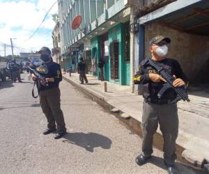 Hasta el momento la DLCN ha capturado a tres personas. La operación seguirá en transcurso en otros sectores de Comayagüela.