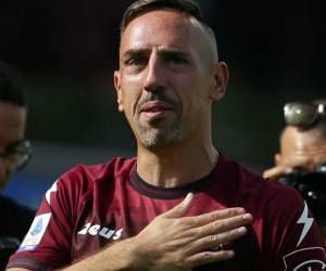 Ribéry puso oficialmente final a más de dos décadas de carrera como jugador profesional.