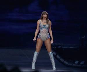 Taylor Swift, la estrella indiscutible del pop del siglo XXI que ha batido casi todos los récords en la música en cuanto a ventas de discos, giras, conciertos o premios; y sus millones de fans –los swifties- esperan tener a su diosa sobre los escenarios muchos años más, algo no difícil pues todo lo ha logrado con 35 años, las velas que apaga este 13 de diciembre.