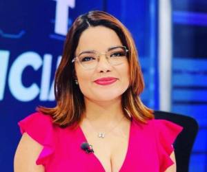 Ariela Cáceres, presentadora de noticias de Honduras.