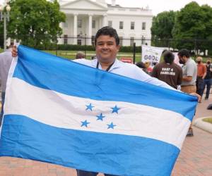 Juan Flores, líder migrante hondureño, estará en la investidura de Trump.