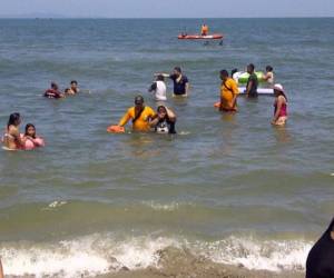 Entre las cifras grises también destaca varios rescates con vida, como el de Melania Cruz en la playa municipal de Tela.