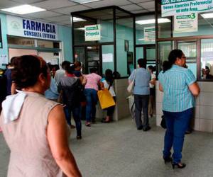 Varias personas se quejaron este jueves que no les dieron su cita, debido a la falla del sistema, denunciaron que no hay medicamentos.