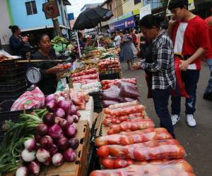 En los mercados de la capital se encuentran los productos más frescos los fines de semana. Cultivos que se hacen en la zona.