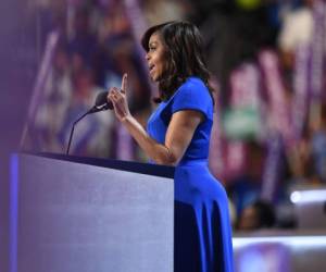 Es su presentación, la primera dama aseguró que ella y el presidente de la nación más poderosa del mundo Barack Obama meditan cada noche de proteger a sus hijas de “los retos de este vida tan inusual”.