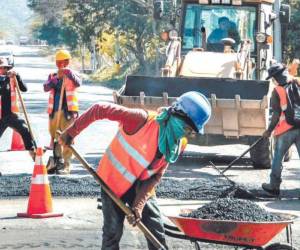 Son al menos 2,200 millones de lempiras los que el Gobierno le adeuda a las empresas constructoras, indicó la CHICO.