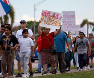 Miles de hondureños están dejando el estado de Florida ante la normativa antiinmigrante impulsada por Ron DeSantis.