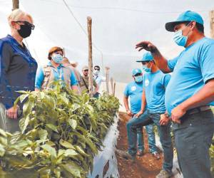 La embajadora recorrió varios departamentos del país en donde visitó proyectos impulsados por el Programa Mundial de Alimentos.