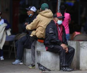 Desde el viernes, las bajas temperaturas obligaron a los capitalinos a sacar sus abrigos. Se alcanzaron los 12 grados centígrados.