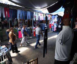 Las tiendas en general se han abastecido de mercaderías y están a la espera de potenciales clientes. Se invita a los capitalinos para que lleguen a los mercados a comprar, se garantiza la seguridad.