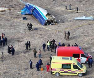 Al menos 38 personas murieron en el accidente aéreo.