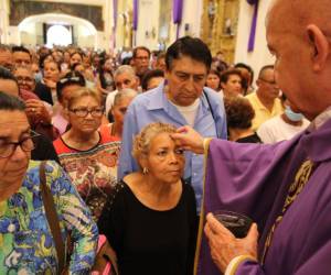 Los capitalinos iniciaron la Cuaresma con reflexión, arrepentimiento y renovación espiritual, siguiendo el mensaje de esperanza.