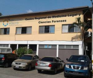 El cuerpo del joven fue retirado este lunes de la morgue de San Pedro Sula.