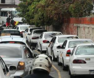 En la capital ofrecen el servicio unos 7,500 taxis, pero en su mayoría las unidades son viejas y los conductores mal educados.