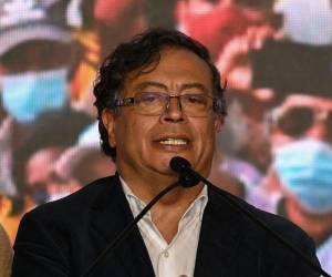 Gustavo Petro se impuso con el 40% de los apoyos, seguido de Rodolfo Hernández (28%).