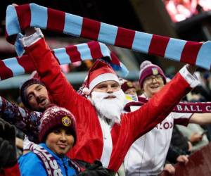 Para los fanáticos, el Boxing Day es una fecha marcada en rojo. Con la familia reunida y el espíritu navideño en el aire, los estadios se llenan de aficionados que disfrutan de su dosis de fútbol en medio de las festividades.