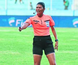 Merlin en su partido debut en la primera división de Honduras.