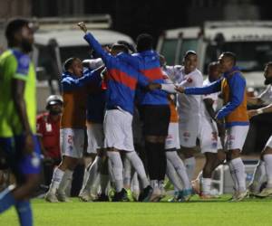 Olimpia se acerca a la final del torneo Apertura al estar derrotando al Olancho FC.