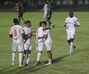 Así celebraron los jugadores merengues el triunfo en el partido.