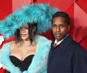 Rihanna asiste al tribunal de Los Ángeles para apoyar a A$AP Rocky, quien enfrenta un juicio por agresión con un arma de fuego.