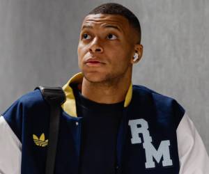 El francés Kylian Mbappé es el hombre en punta en la alineación del Real Madrid.