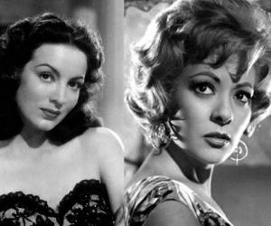 Silvia Pinal, una de las figuras más emblemáticas de la cultura mexicana, sigue siendo un referente absoluto del cine de oro mexicano. Aquí, en una imagen comparativa junto a María Félix.