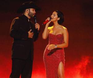 Leonardo Aguilar, hermano mayor de la cantante Ángela Aguilar, es un conocido cantante mexicano que se está abriendo paso en el mundo de la música por su gran talento, similar al de su padre Pepe Aguilar y su abuelo Antonio Aguilar.