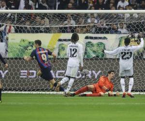 Apenas iniciando el segundo tiempo, Robert Lewandowski venció a Thibaut Courtois y puso el 2-0 a favor del Barcelona, en suelo árabe.