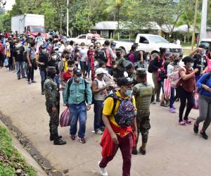 Migrantes hondureños que forman parte de una caravana, en el municipio de Santa Rita en el departamento de Copán, Honduras.