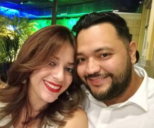 Diana Rivera junto a William García, el esposo que emprendió una lucha para salvarle la vida.