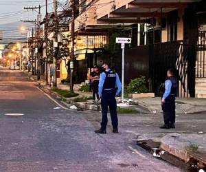 El cuerpo del fallecido quedó tendido en medio de la avenida sampedrana.