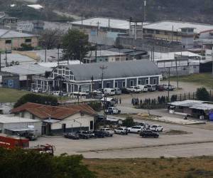 Los amotinamientos de pandilleros en cuatro cárceles del país dejaron un saldo trágico de un muerto y 12 heridos.