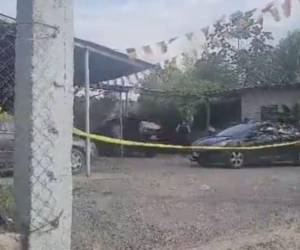 El cuerpo del hombre quedó ensangrentado en el asiento de pasajero del carro.