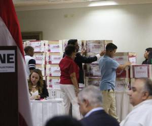 Los movimientos de los precandidatos liberales Jorge Cálix, Maribel Espinoza, Salvador Nasralla y Luis Zelaya entregarán las planillas de sus candidatos a las autoridades del CNE.