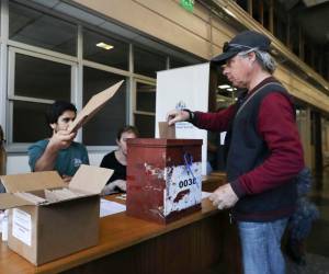 Los centros de votación están abiertos desde las 8:00 de la mañana (hora local).