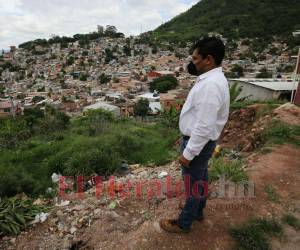 Una de las zonas capitalinas que tiene activos los deslizamientos es el barrio Nueva Santa Rosa. Al fondo se observan otras colonias que también son afectadas por esta amenaza, como El Reparto.