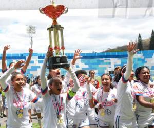 Las merengues son las pentacampeonas de la zona central del fútbol femenino en la zona central de Honduras.