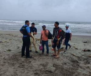 Trece personas que permanecieron secuestradas desde el 17 de julio de 2024, fueron halladas con vida este martes 11 de marzo, en una playa de Tela, en el departamento de Atlántida.