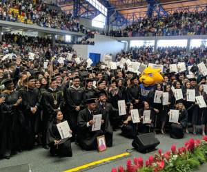 Los jóvenes manifestaron sentirse felices por haber culminado una importante etapa de su vida.