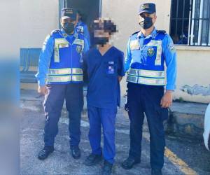 El joven fue capturado cuando aún portaba su uniforme de Medicina. Ya fue remitido a la Fiscalía del Ministerio Público.