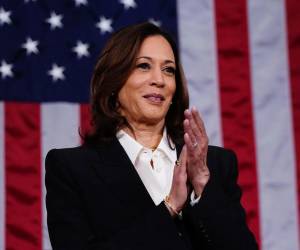 Antes de Kamala Harris, la también demócrata Hillary Clinton intentó ocupar a presidencia, pero no lo logró. Si al finalizar en conteo Harris resulta vencedora, sería la primera mujer en convertirse presidenta de los Estados Unidos.