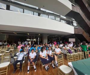 El evento contó con la presencia de los héroes del ambiente, que demostraron su compromiso con la actividad desde el principio.