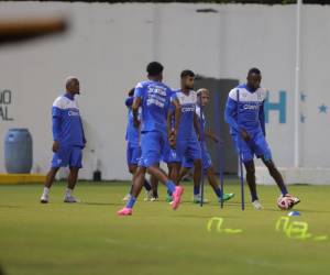 La Selección Nacional de Honduras continua la preparación para enfrentar a México y este día realizaron su segundo entrenamiento en el estadio Francisco Morazán de San Pedro Sula