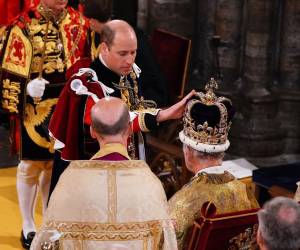 Momento en que William prometió ser leal a su padre, el rey Carlos III.