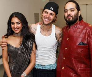 Justin Bieber junto Radhika Merchant y Anant Ambani.