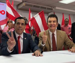 El expresidente del Colegio de Abogados de Honduras, Rafael Canales, se une al movimiento político de Salvador Nasralla.