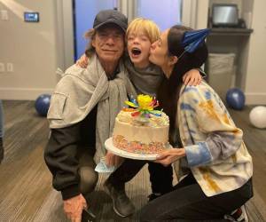 El hijo menor de Mick Jagger, Deveraux, parece estar siguiendo los pasos musicales de su famoso padre, mientras su madre, Melanie Hamrick, asegura que tiene una voz “increíble”.